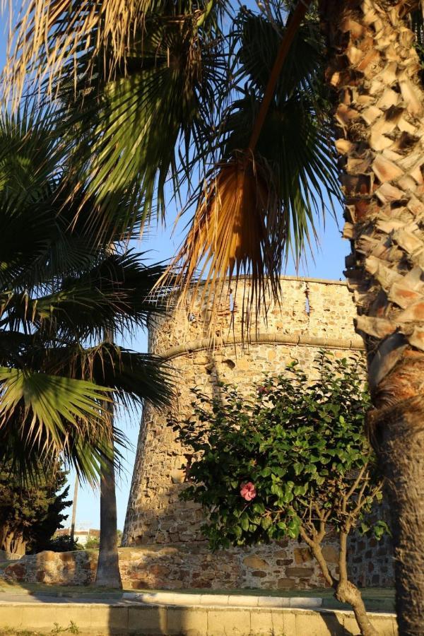 Marina Del Castillo, Duquesa Beachfront Apartment Manilva Exterior photo