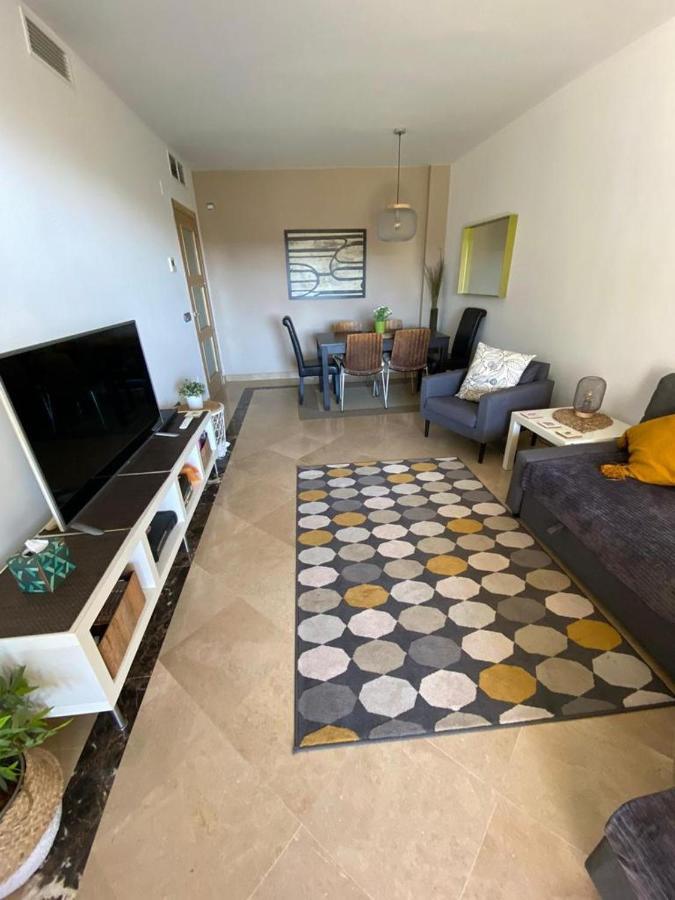 Marina Del Castillo, Duquesa Beachfront Apartment Manilva Exterior photo